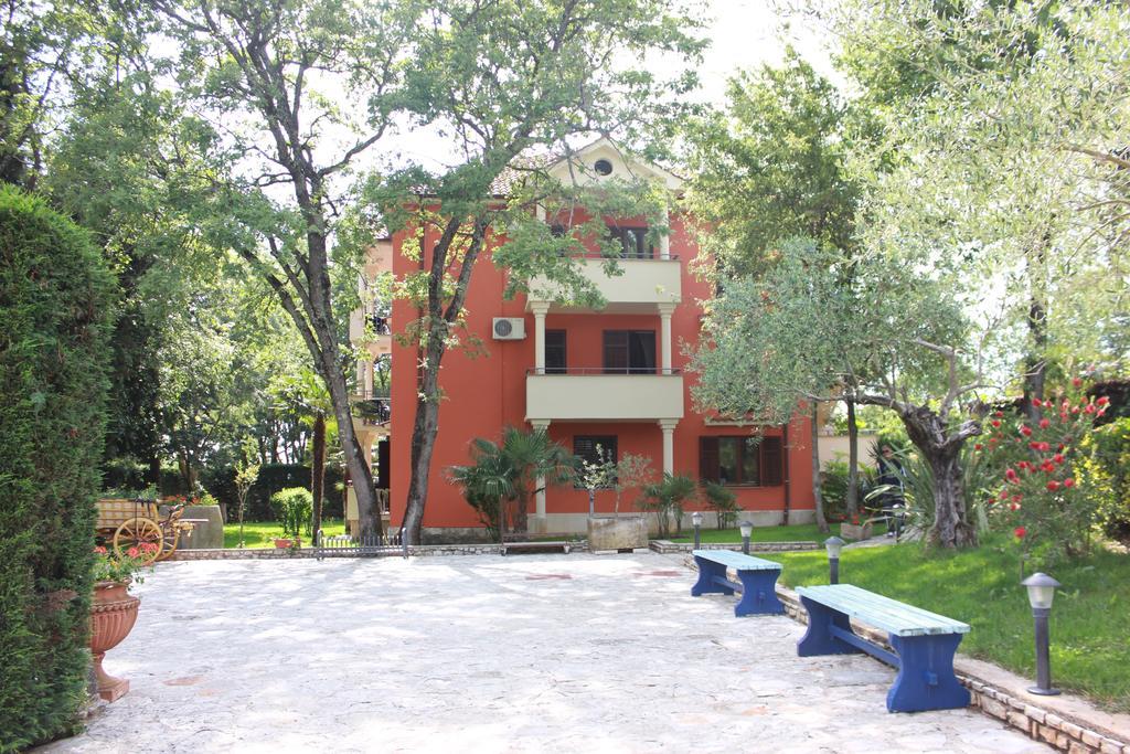 Aqua Family Apartments 卡里高多 外观 照片