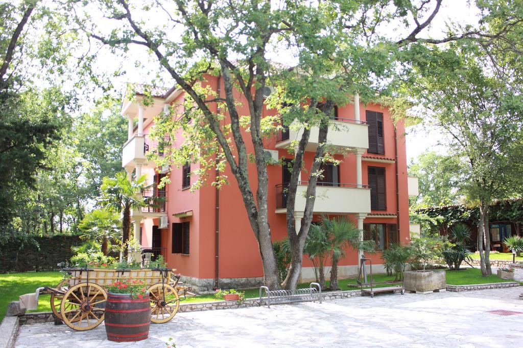 Aqua Family Apartments 卡里高多 外观 照片